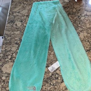 North face scarf